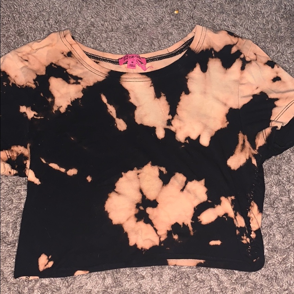A bleached cropped shirt!!!!